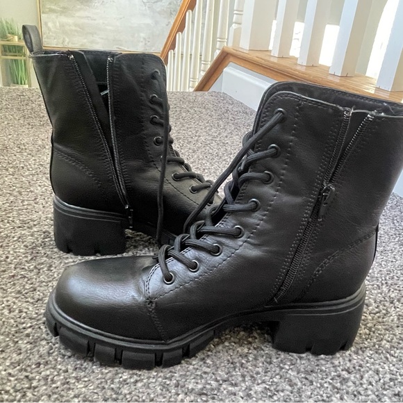 Black size 9 platform combat boots - Picture 2 of 7